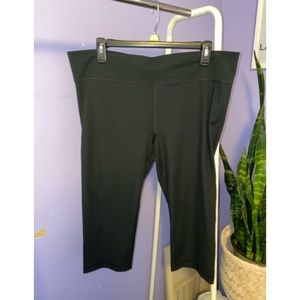 Under Armour cropped leggings